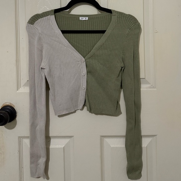 Garage Tops - Garage Two-Tone Ribbed Cropped Cardigan Top | Green & Beige | Size S